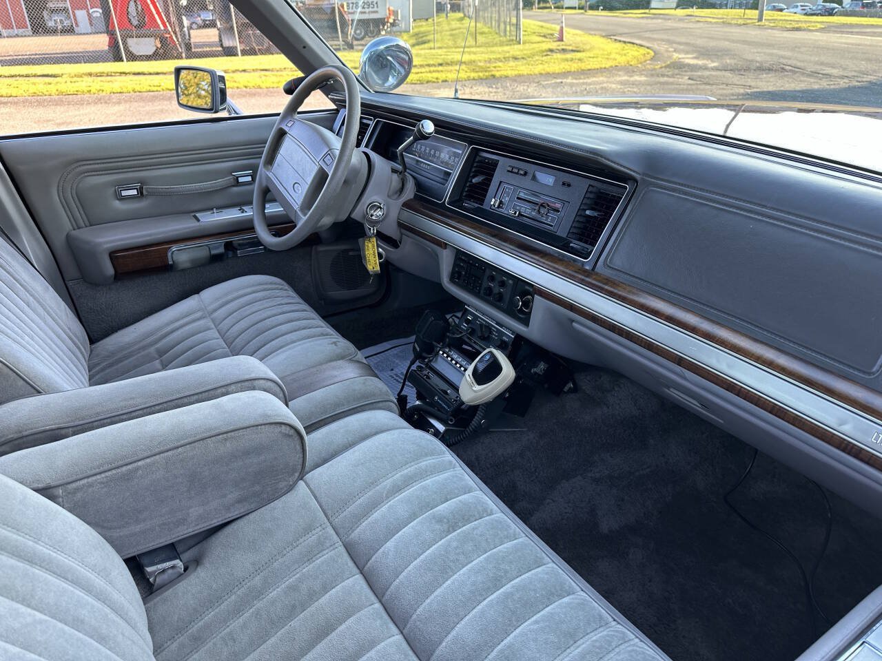 Used 1990 Ford LTD Crown Victoria RWD image 31