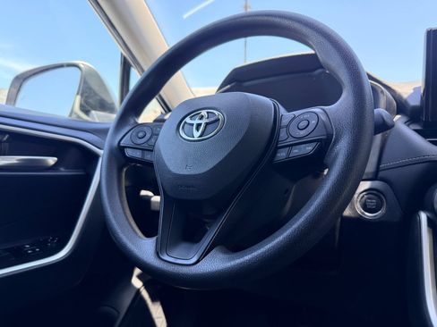 Used 2021 Toyota RAV4 XLE AWD/4WD image 10