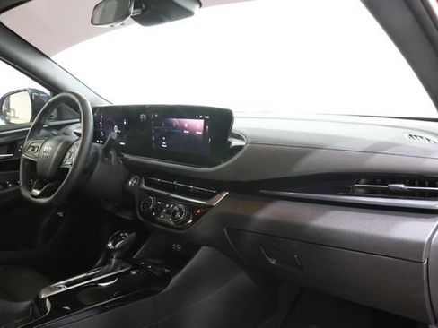 Used 2024 Buick Envista Sport Touring w/ Convenience I Package FWD image 17