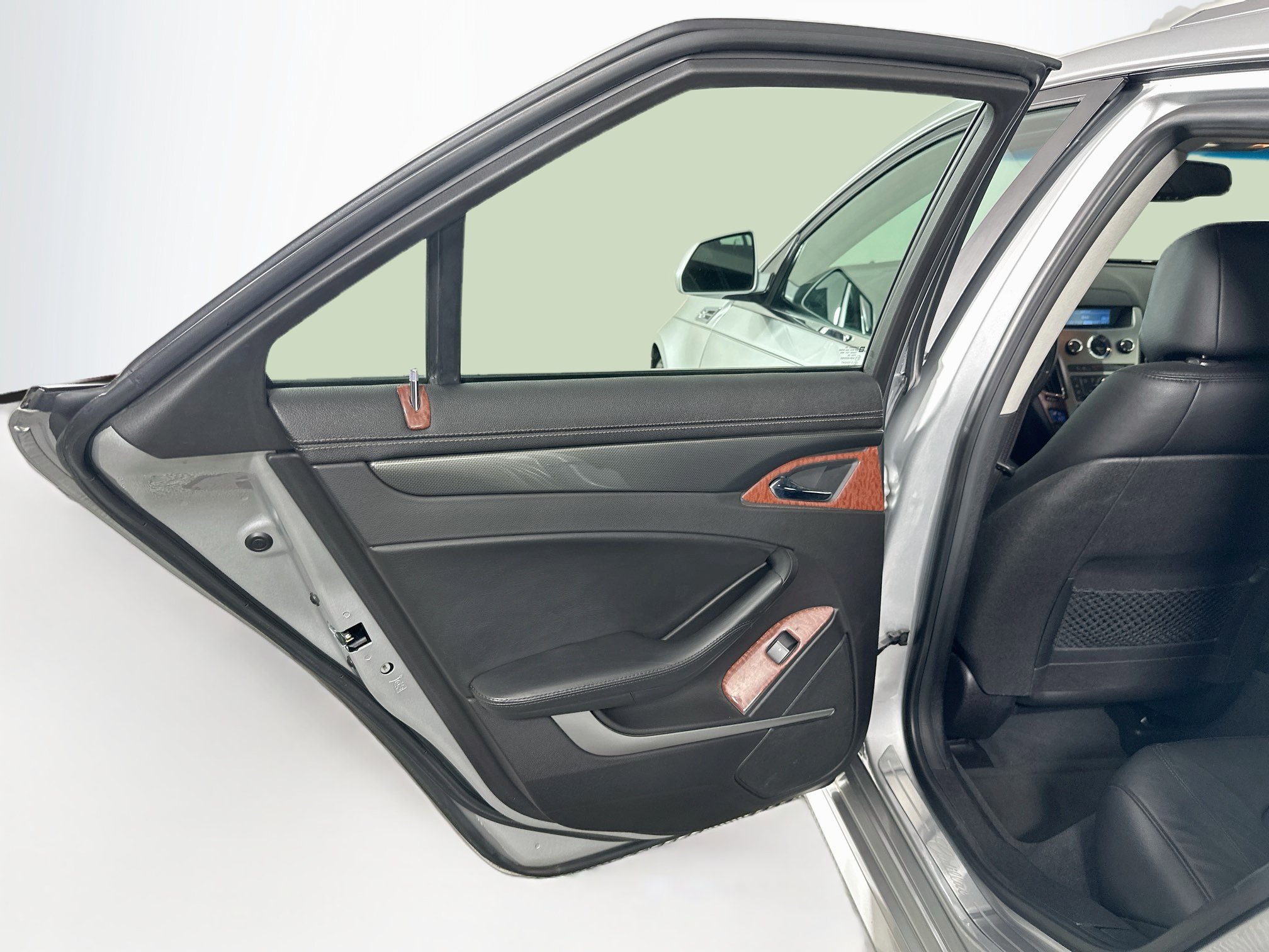 Used 2010 Cadillac CTS Wagon RWD image 23