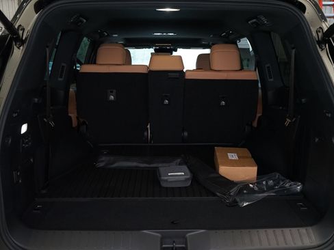 Used 2026 Lexus LX 600 4WD w/ Luxury Package image 35