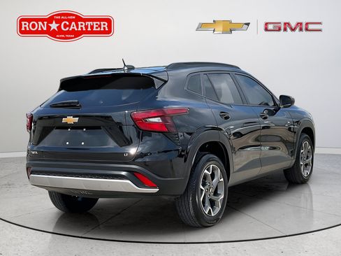 Used 2025 Chevrolet Trax LT FWD image 6