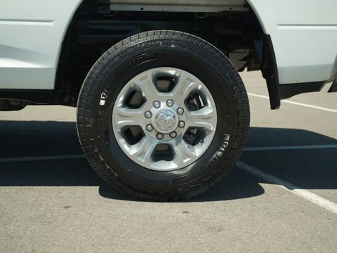 Used 2024 RAM 2500 Big Horn AWD/4WD image 42