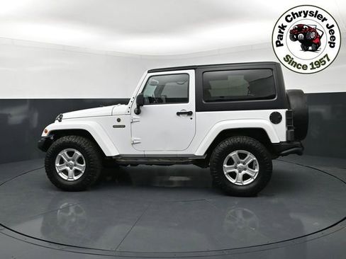 Used 2018 Jeep Wrangler Sport AWD/4WD image 3