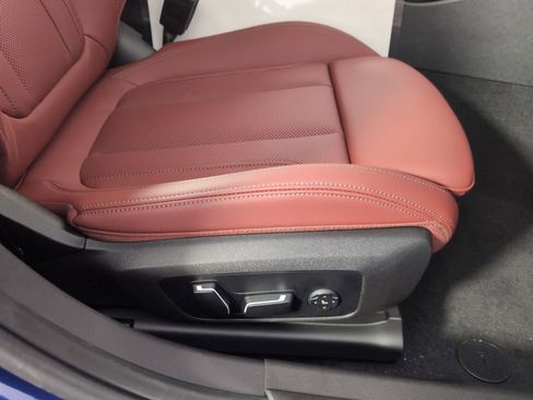 Used 2026 BMW 330i Sedan w/ M Sport Package RWD image 32