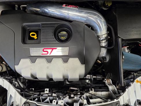 Used 2016 Ford Focus ST w/ Equipment Group 402A FWD image 44
