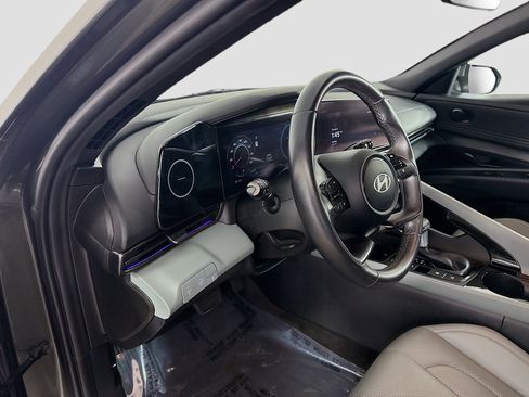 Used 2024 Hyundai Elantra Limited image 23