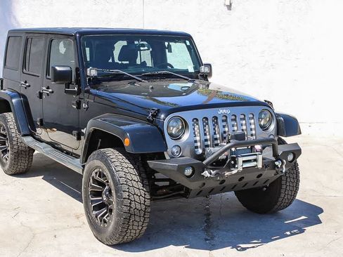 Used 2014 Jeep Wrangler Unlimited Sport AWD/4WD image 3