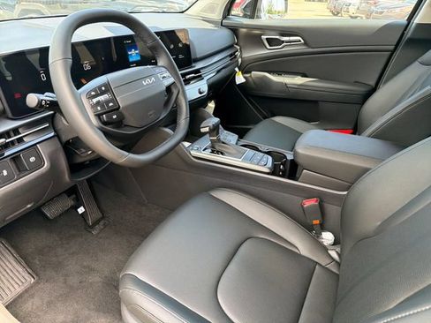 New 2026 Kia Sportage EX FWD image 18