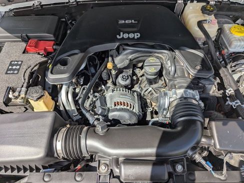 Used 2018 Jeep Wrangler Unlimited Rubicon AWD/4WD image 23