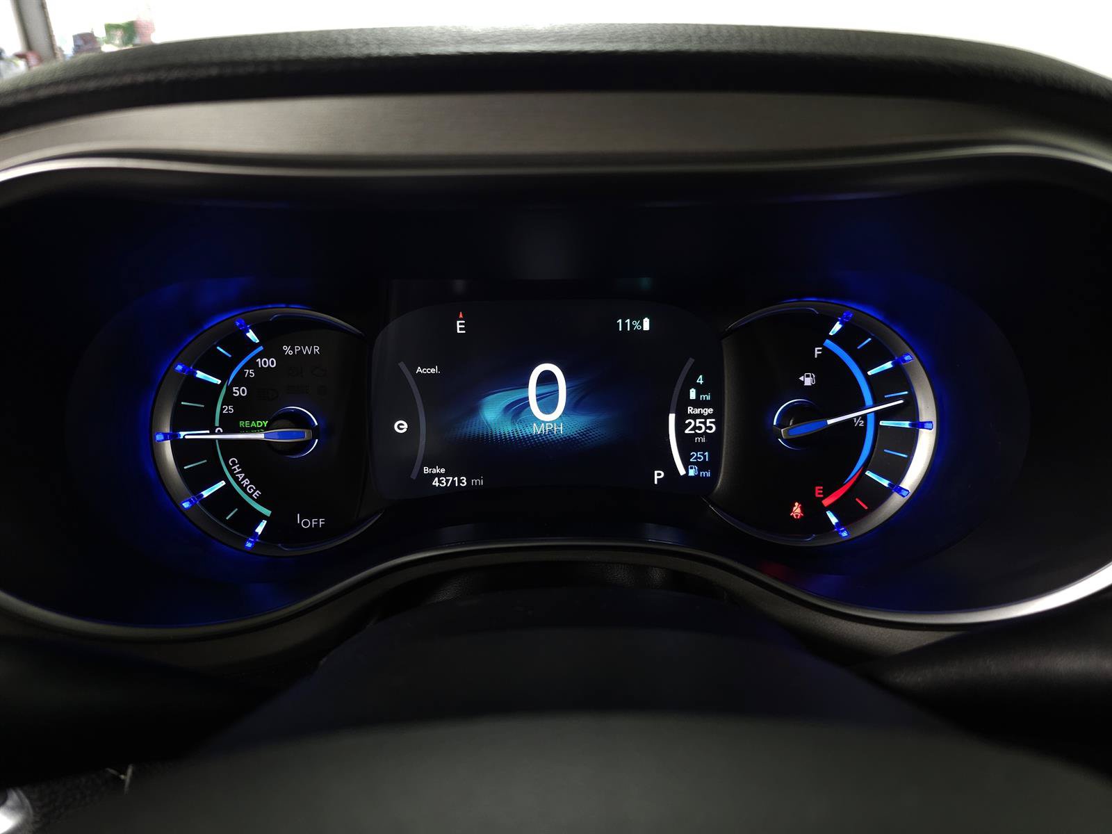 Used 2024 Chrysler Pacifica Premium FWD image 20
