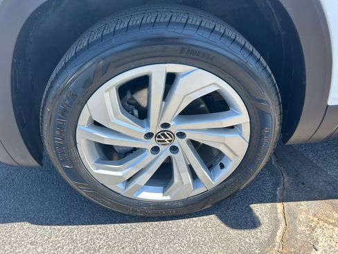 Used 2023 Volkswagen Atlas SE w/ Panoramic Sunroof Package FWD image 26