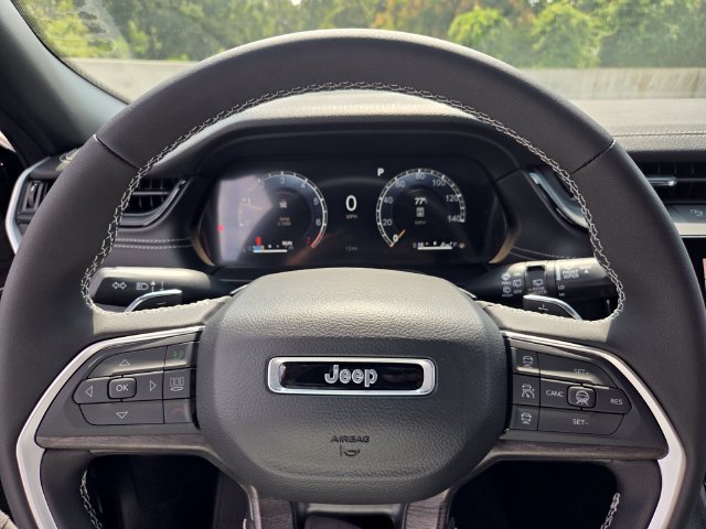 New 2027 Jeep Grand Cherokee Limited w/ Limited Altitude Package RWD image 24