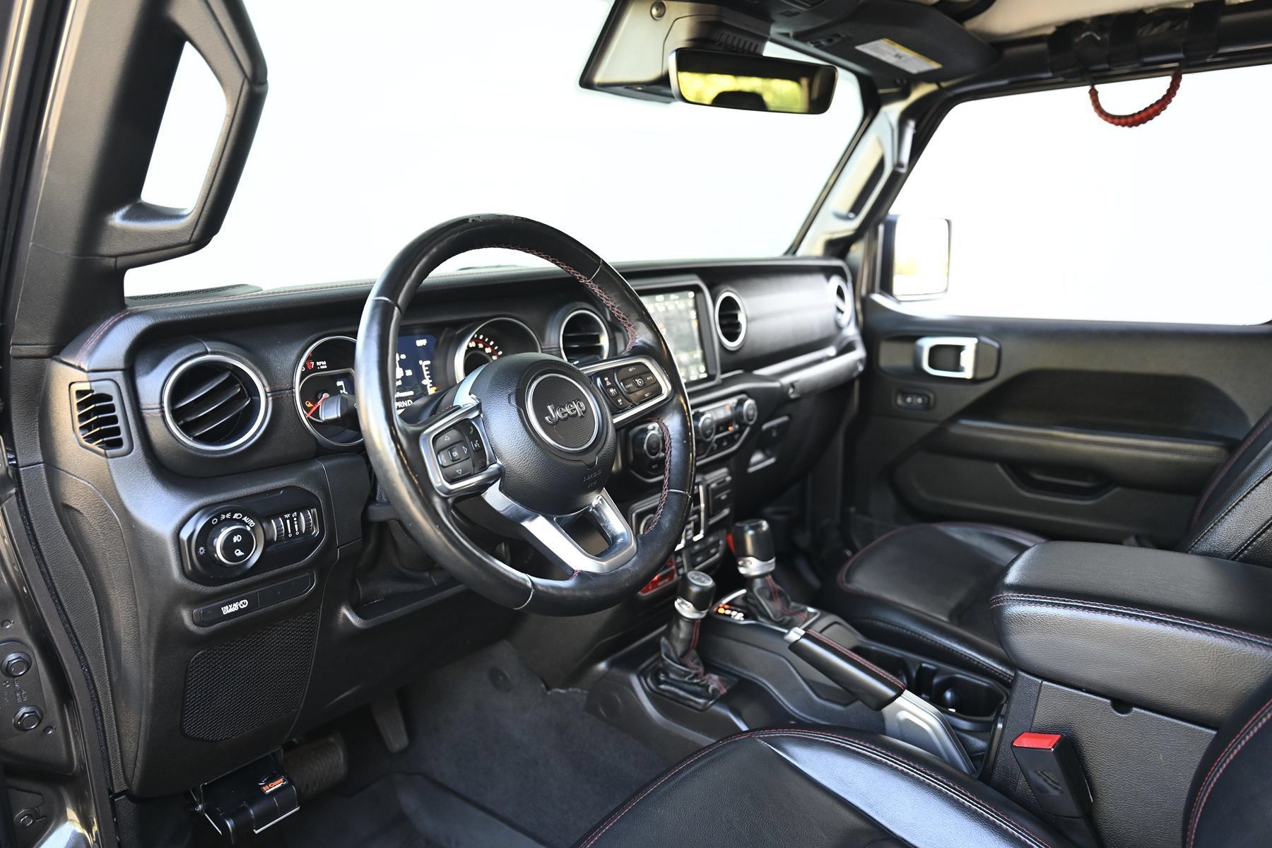 Used 2020 Jeep Gladiator Rubicon AWD/4WD image 34