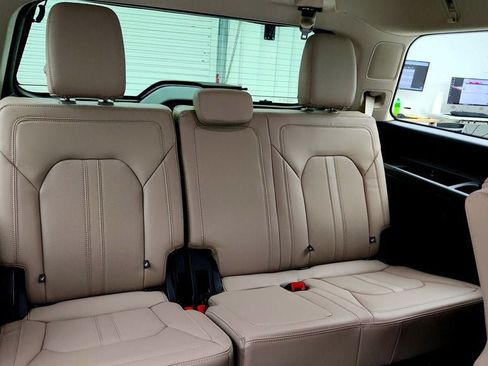 Used 2024 Ford Expedition Limited RWD image 25