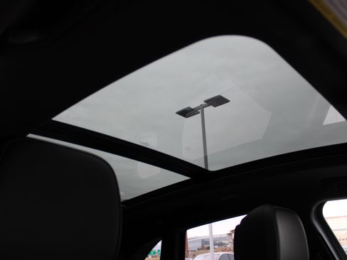 New 2026 Porsche Macan image 27