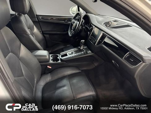 Used 2017 Porsche Macan S image 28