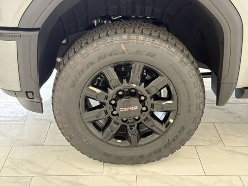New 2026 GMC Sierra 2500 AT4 w/ Technology Package AWD/4WD image 34