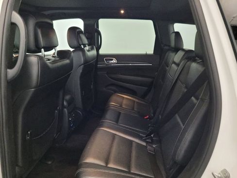 Used 2016 Jeep Grand Cherokee Limited w/ Luxury Group II AWD/4WD image 18