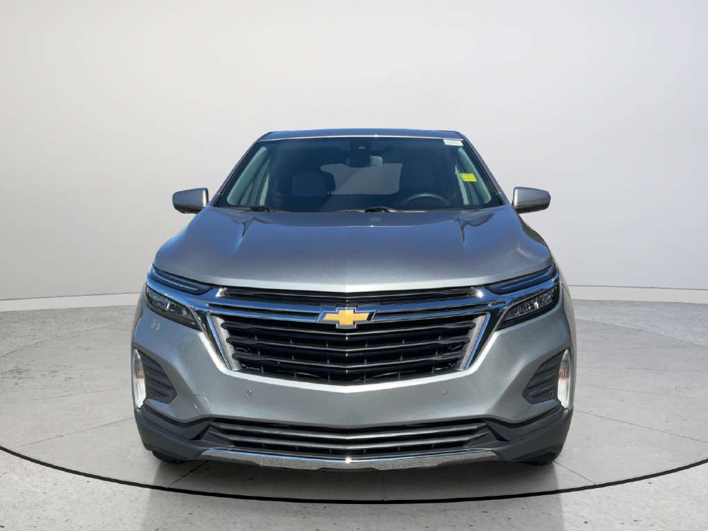 Used 2023 Chevrolet Equinox LT w/ Driver Convenience Package FWD image 3