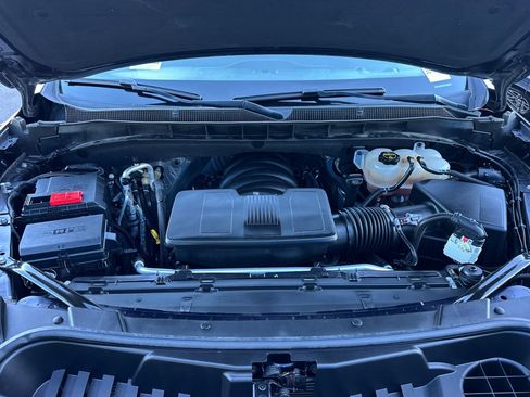 Used 2024 Chevrolet Suburban LT image 26