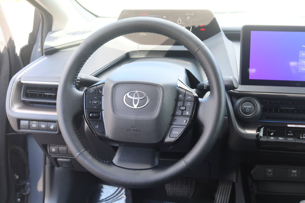 Used 2026 Toyota Prius XLE FWD image 9
