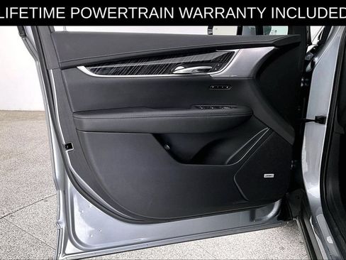 Used 2025 Cadillac XT6 Premium Luxury FWD image 23