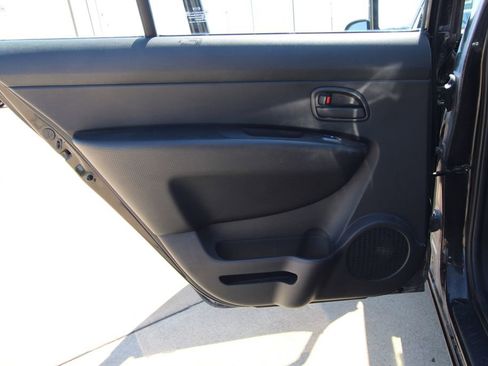 Used 2009 Kia Rondo LX FWD image 29