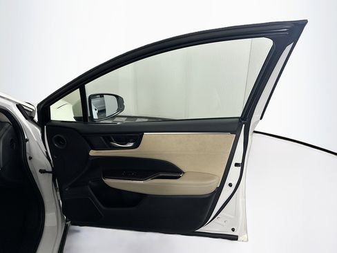 Used 2019 Honda Clarity Touring image 29