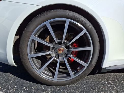 Used 2013 Porsche 911 Carrera 4S image 9