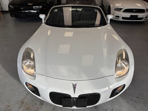 Used 2009 Pontiac Solstice GXP w/ Premium Package image 18