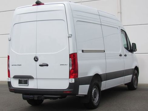 Used 2025 Mercedes-Benz Sprinter 2500 image 6