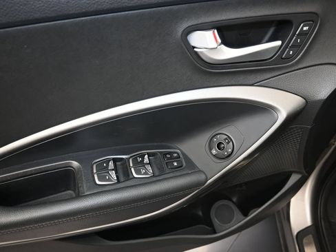 Used 2018 Hyundai Santa Fe Sport w/ 2.0T Ultimate Tech Package 05 FWD image 11