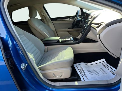 Used 2017 Ford Fusion SE image 15