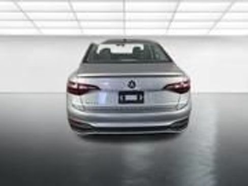 Used 2024 Volkswagen Jetta SE FWD image 5