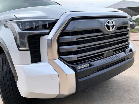 Used 2025 Toyota Tundra Limited AWD/4WD image 29