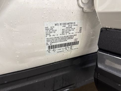 Used 2024 Ford Explorer XLT w/ Equipment Group 202A image 18