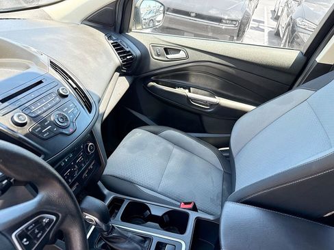 Used 2018 Ford Escape SE FWD image 24