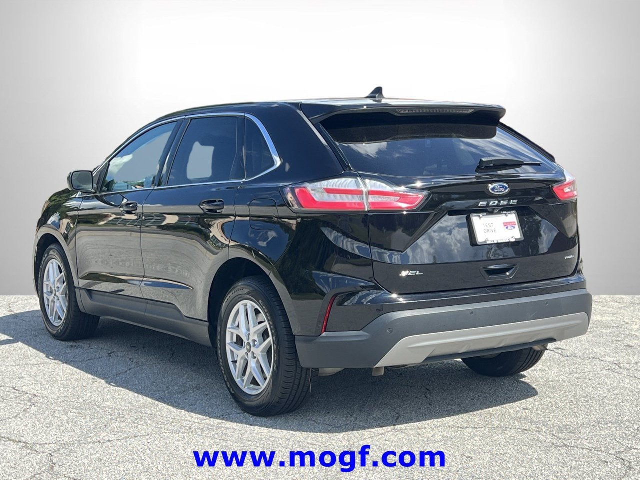 Used 2024 Ford Edge SEL AWD/4WD image 2