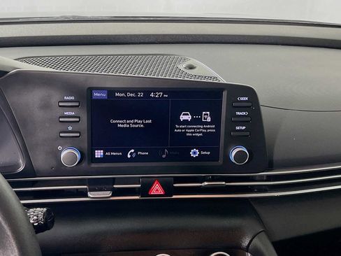 Certified 2023 Hyundai Elantra SE image 15