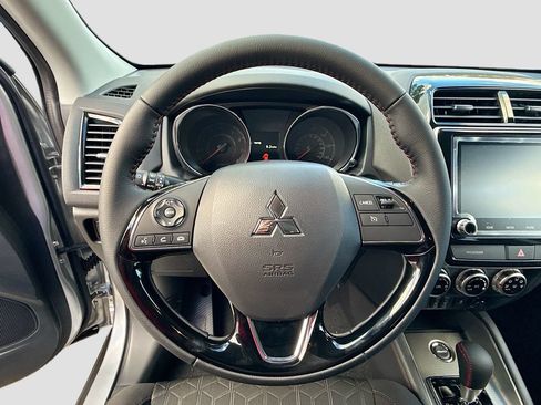 Used 2025 Mitsubishi Outlander Sport LE AWD/4WD image 12