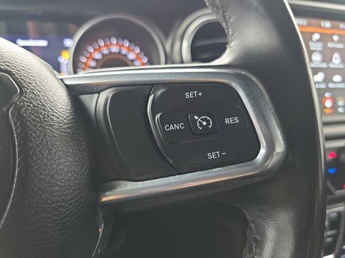 Used 2022 Jeep Wrangler Unlimited Sahara image 30