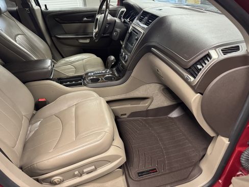 Used 2013 GMC Acadia Denali image 16