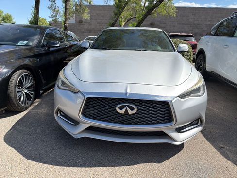 Used 2018 INFINITI Q60 3.0t Luxe AWD/4WD image 2