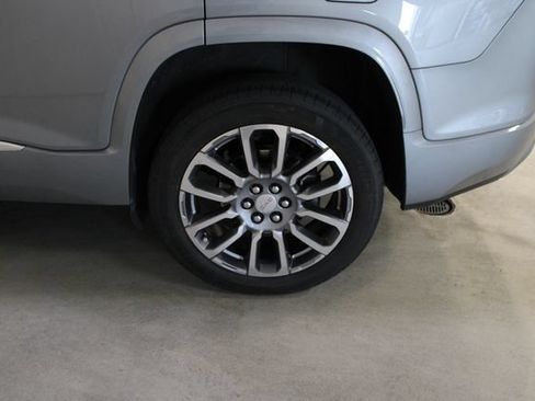 Used 2023 GMC Acadia Denali w/ Denali Ultimate Package AWD/4WD image 39