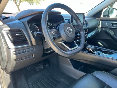 Used 2021 Nissan Rogue SL image 11