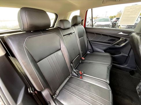 Used 2024 Volkswagen Tiguan SE image 15