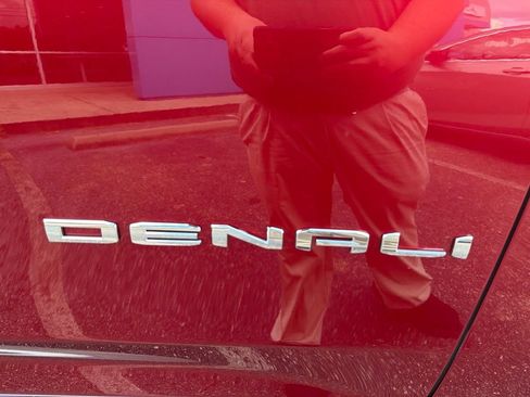 Used 2021 GMC Yukon XL Denali w/ Denali Premium Package RWD image 10