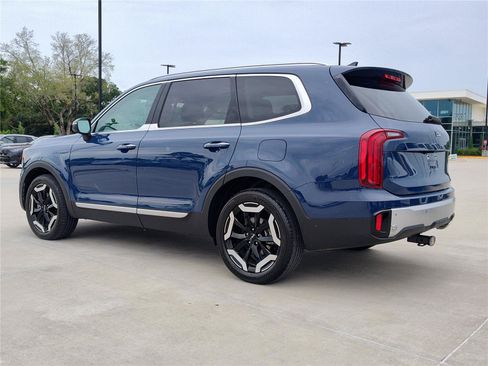 Used 2024 Kia Telluride S w/ S Sunroof Package FWD image 4