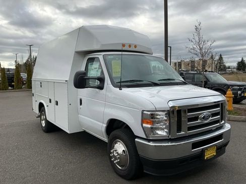 New 2025 Ford E-350 and Econoline 350 Super Duty w/ Power Equipment Group RWD image 3